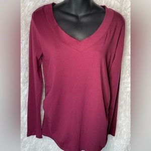 Burgundy maternity top | size medium